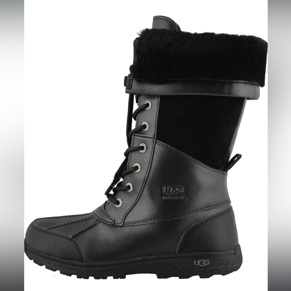 Ugg size 13 worn a handful of times. Great condition